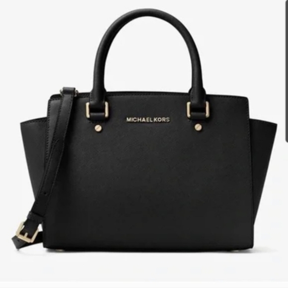 Michael Kors Handbags - Michael Kors Black Selma Medium Saffiano Leather Purse 🖤